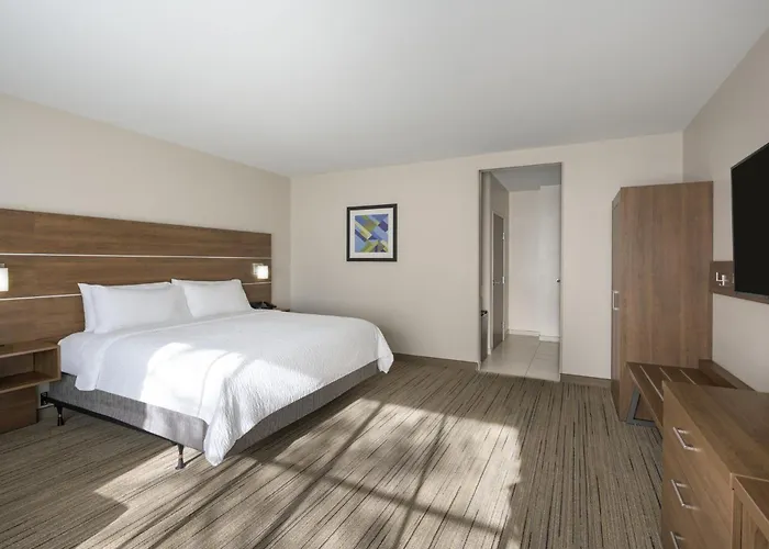 Express & - - East Mesa By Ihg 3*
