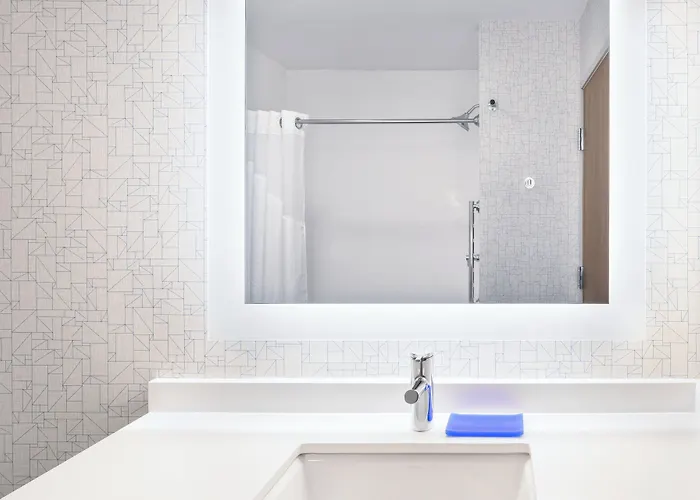 Express & - - East Mesa By Ihg Hotel