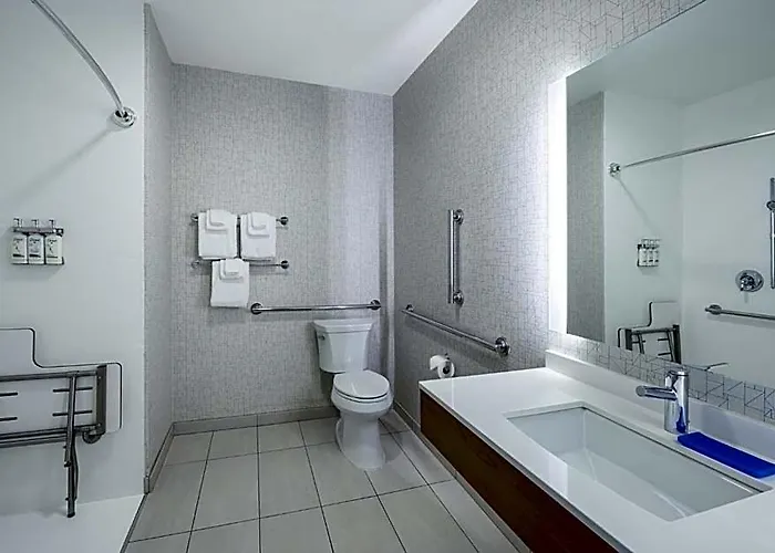 Hotel Express & - - East Mesa By Ihg 3*