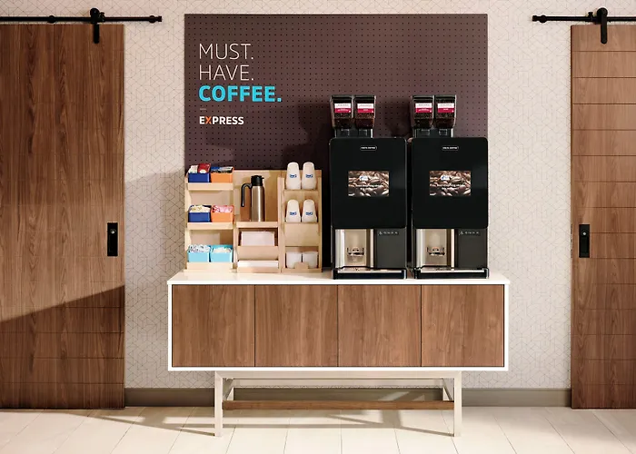Express & - - East Mesa By Ihg Hotel 3*